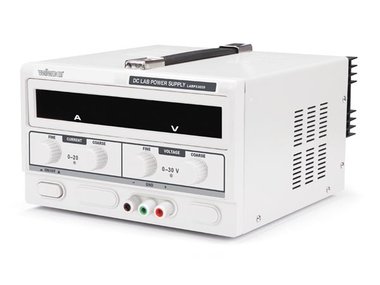 DC-LABOVOEDING 0-30 VDC / 0-20 A MAX MET DUBBEL LED-SCHERM (LABPS3020)