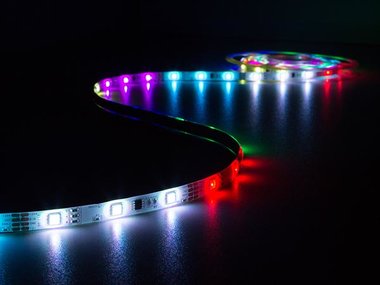 KIT MET DIGITAAL GEANIMEERDE LED-STRIP, CONTROLLER EN VOEDING - RGB - 150 LEDs - 5 m - 12 VDC (LEDS10DRGB)