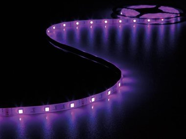 KIT MET FLEXIBELE LED-STRIP, CONTROLLER EN VOEDING - RGB - 150 LEDs - 5 m - 12 Vdc - ZONDER COATING (LEDS18RGB)